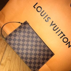 Louis Vuitton Pouchette